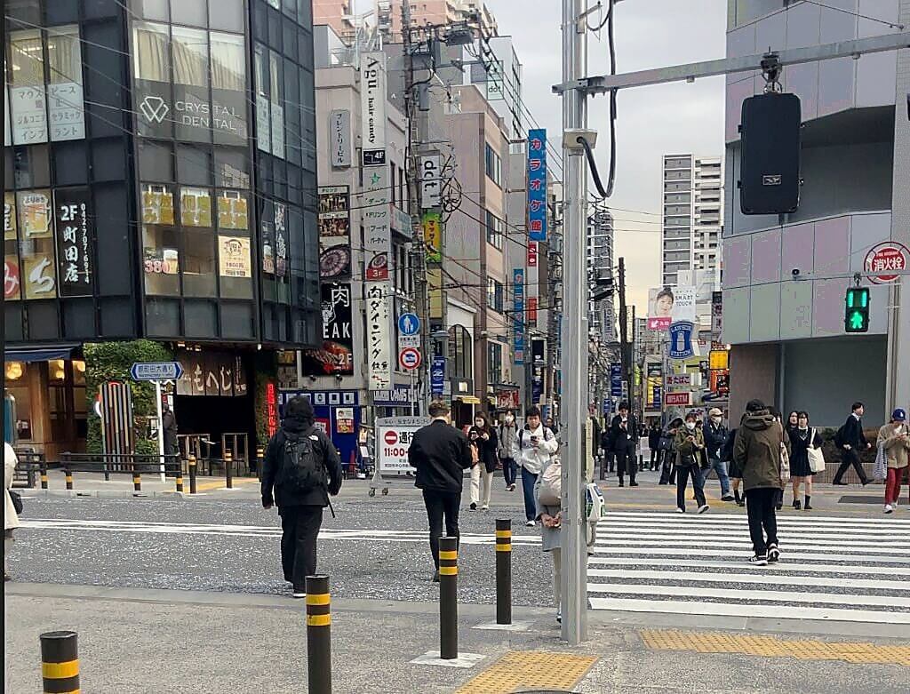 ⑤商店街を直進