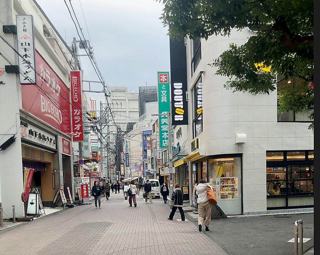 ④商店街を直進